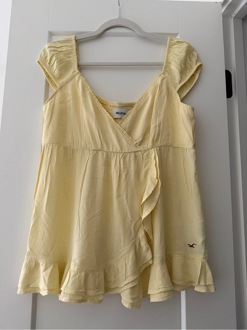 Hollister Pale Yellow Ruffle Wrap Tunic Top